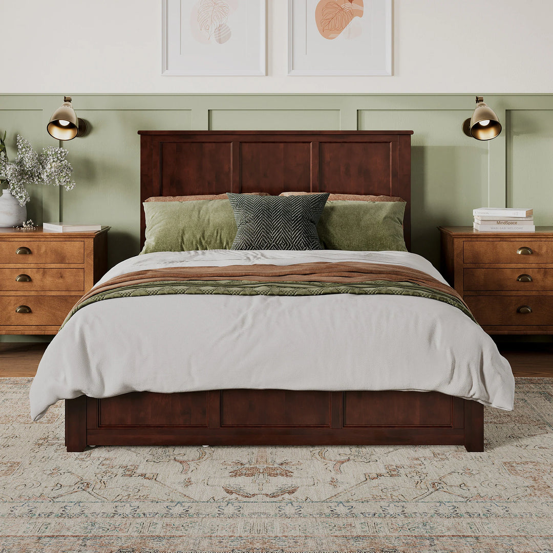 Madison Platform Bed with Matching Footboard & Trundle