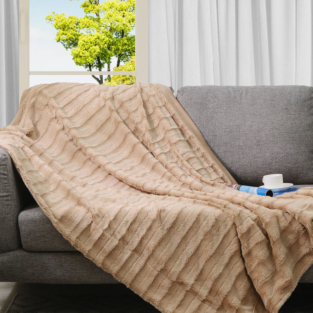 Faux Fur/ Microplush Reversible Throw Blanket