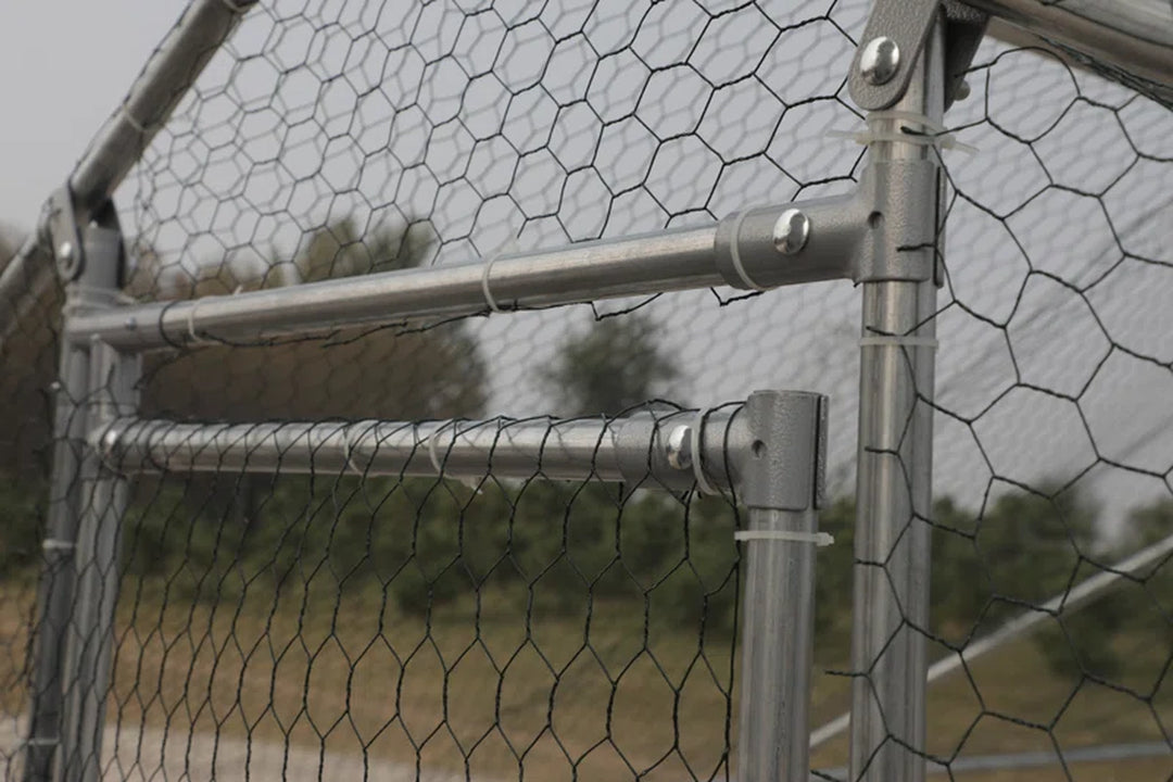Crellen Metal Chicken Run Coop, Walk-In Poultry Cage with Waterproof & Anti-Uv Cover Lockable Door Design
