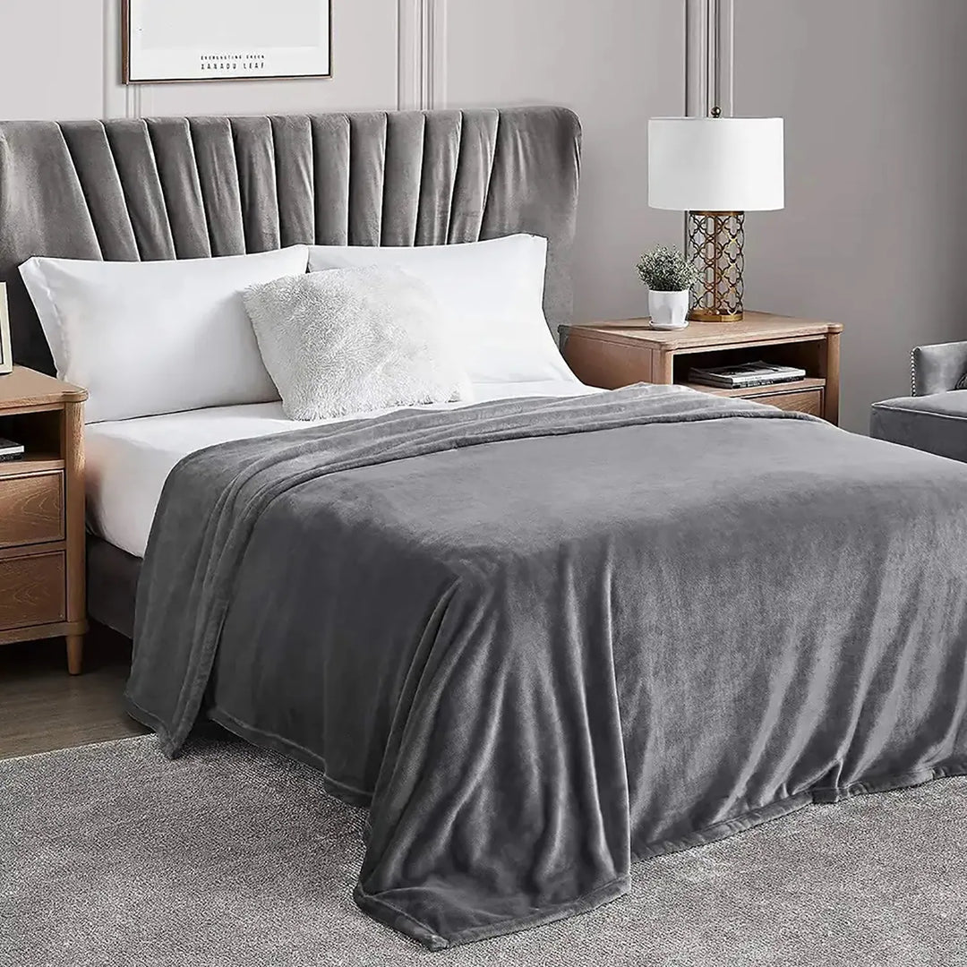 Cozy Microfiber Extra Soft Solid Color Throw Bed Blanket