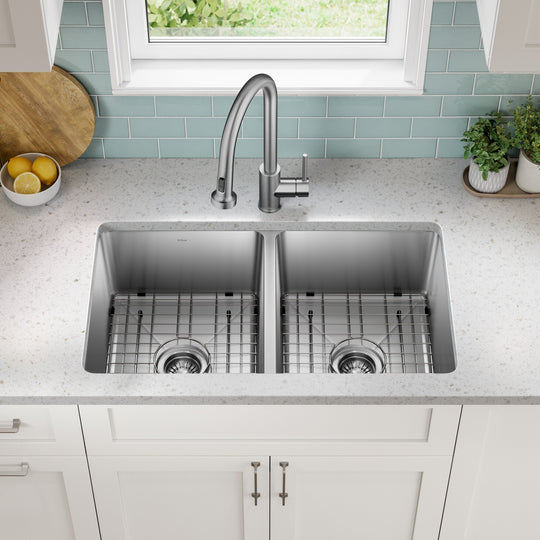 Fairlane Undermount 18 Gauge Stainless Steel Kitchen Sink