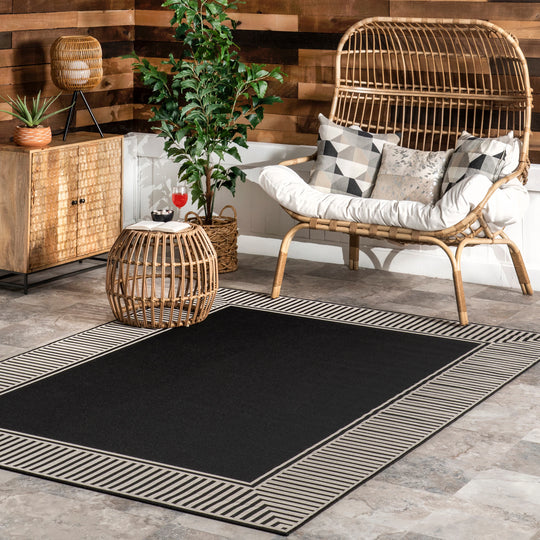 Leah Classic Bordered Indoor/Outdoor Area Rug
