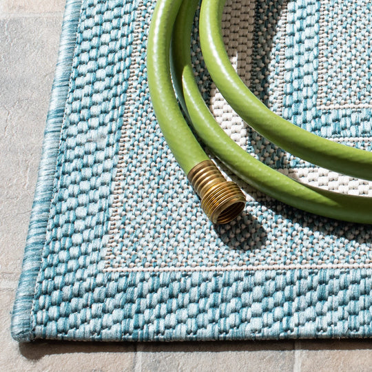 Courtyard Vickie Indoor/ Outdoor Waterproof Patio Backyard Rug