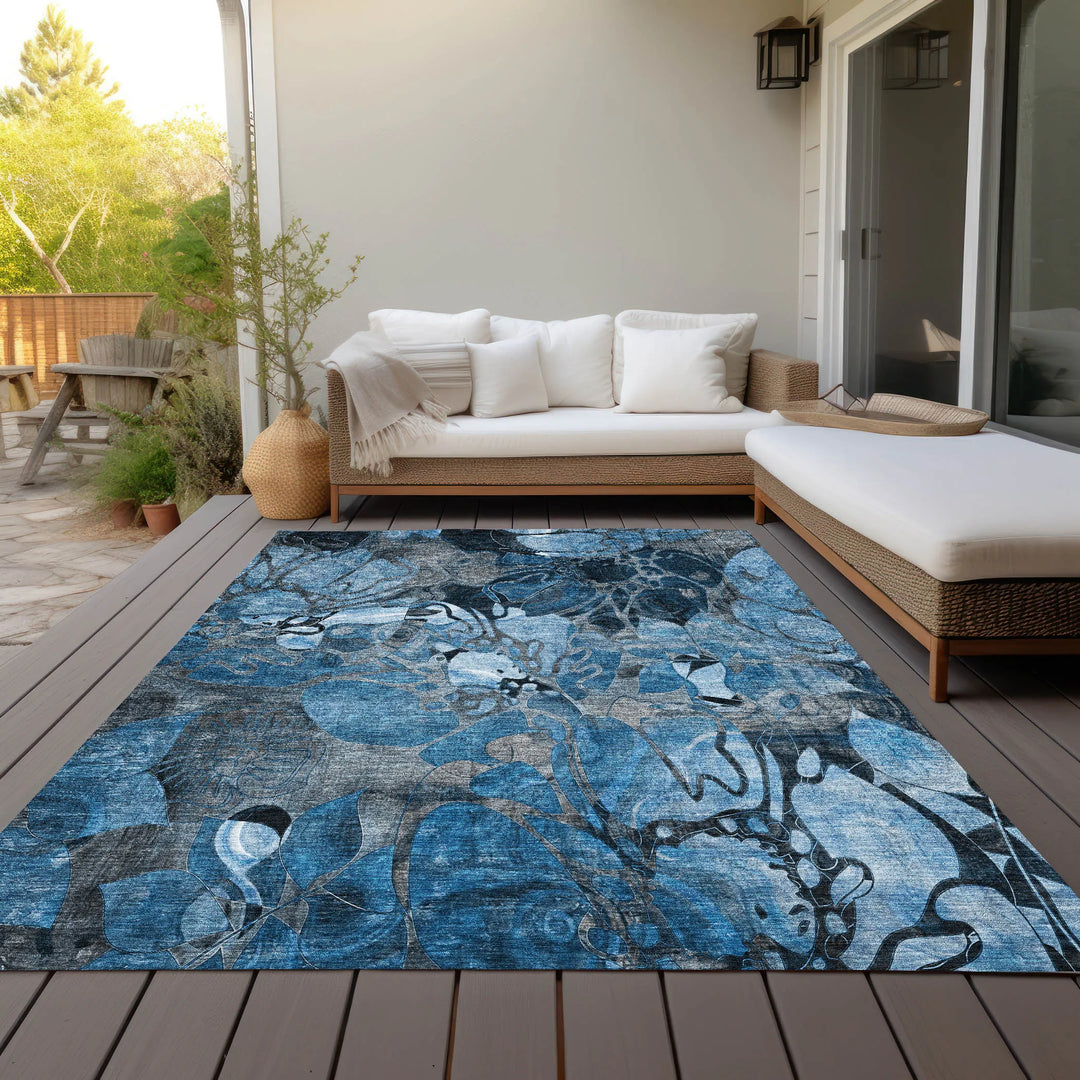 Machine Washable Indoor/ Outdoor Modern Floral Chantille Rug
