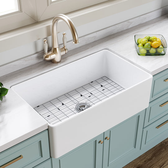 White Fireclay 33 In. Single Bowl Kitchen Sink Farmhouse Apron Front with Bottom Grid and Strainer