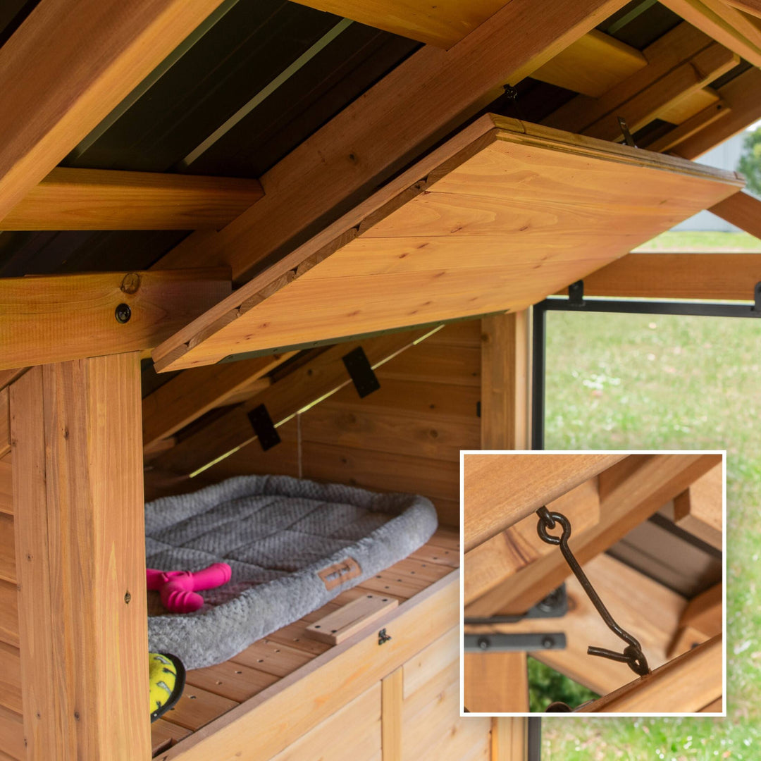 7'X5' Waggin' Retreat Cedar Wood Outdoor Dog Kennel