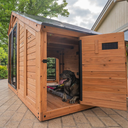 7'X5' Waggin' Retreat Cedar Wood Outdoor Dog Kennel