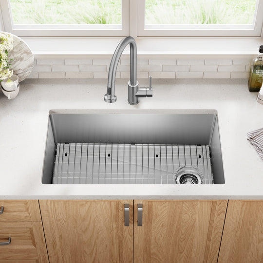 Fairlane Undermount 18 Gauge Stainless Steel Kitchen Sink