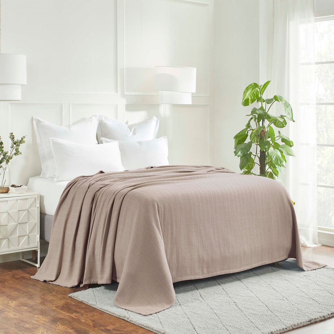 Metro Zig-Zag Chevron All-Season Bedding Cotton Blanket