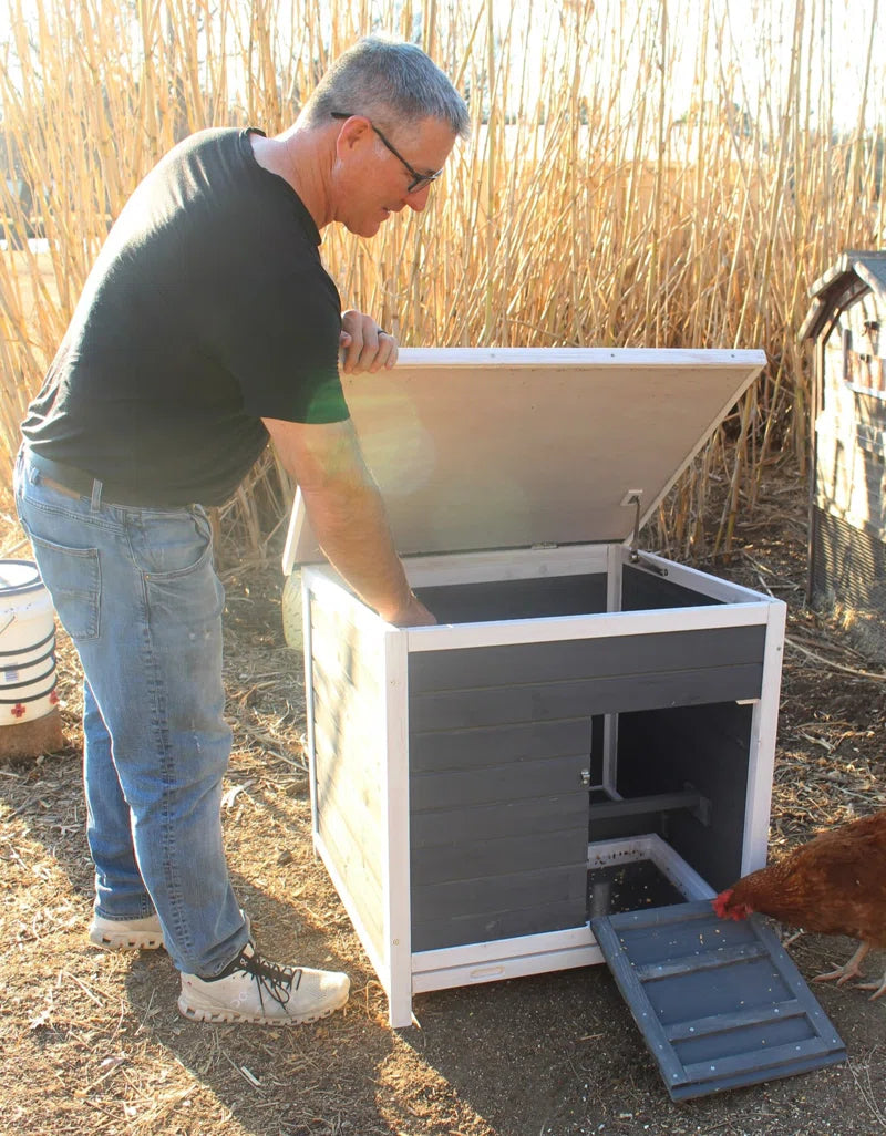 6.04 Square Feet Chicken Coop with Nesting Box for up to 1 Chickens