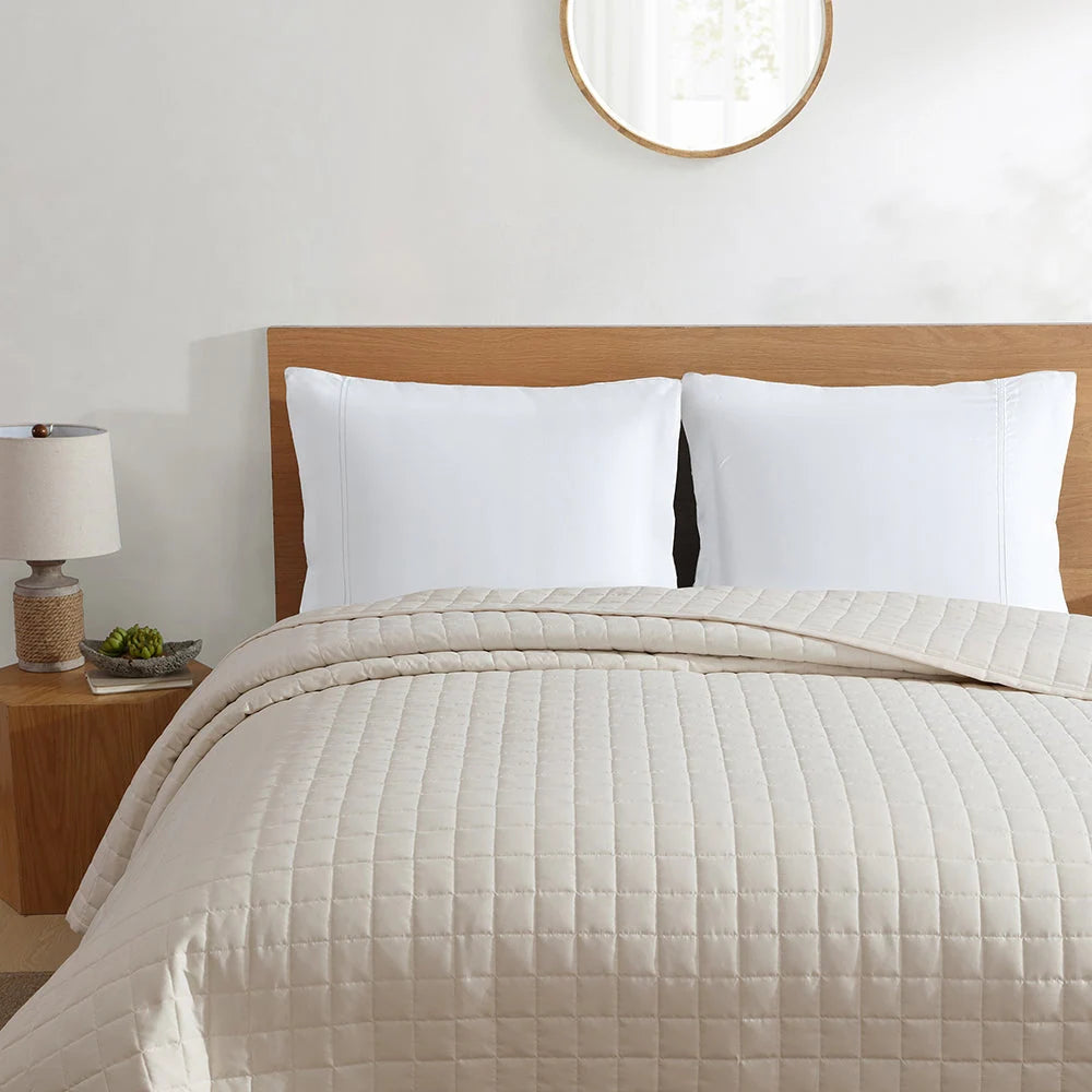 Lux Ultra-Soft Lightweight California Square Quilt