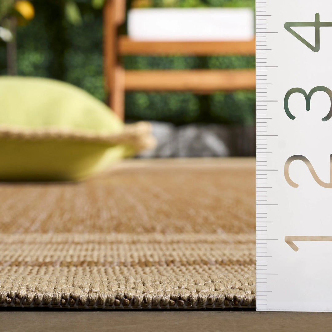 Courtyard Vickie Indoor/ Outdoor Waterproof Patio Backyard Rug