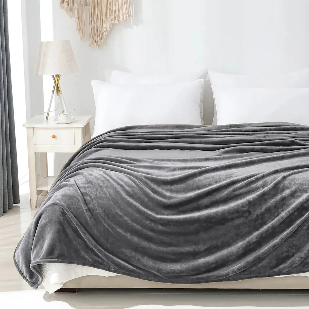 Cozy Microfiber Extra Soft Solid Color Throw Bed Blanket