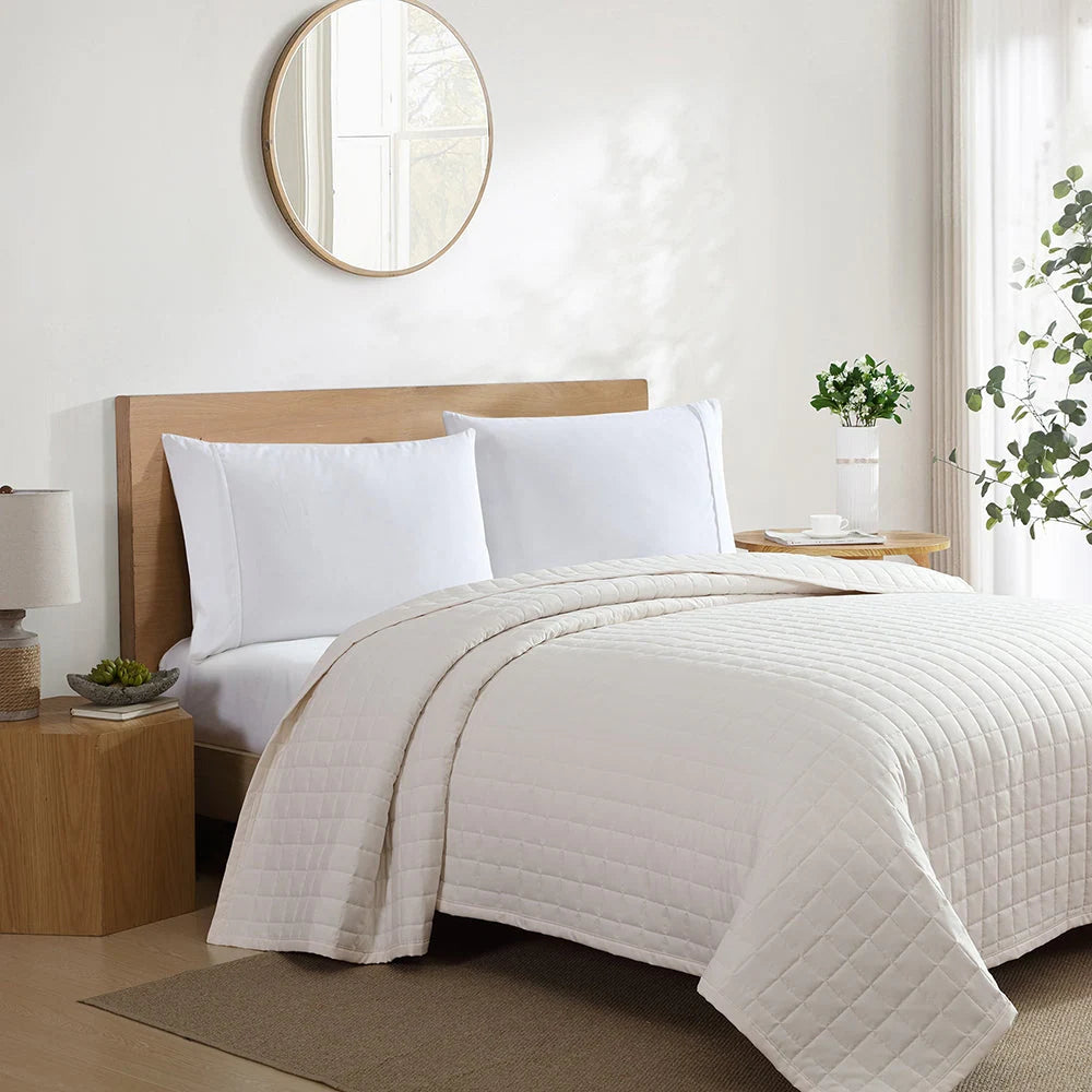 Lux Ultra-Soft Lightweight California Square Quilt