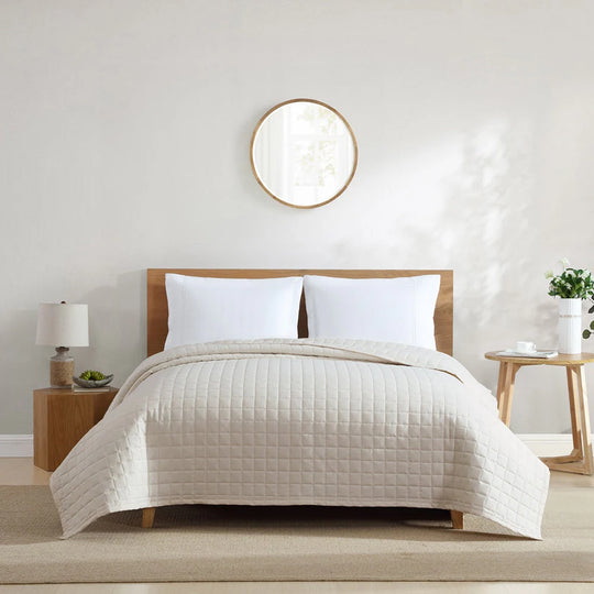 Lux Ultra-Soft Lightweight California Square Quilt