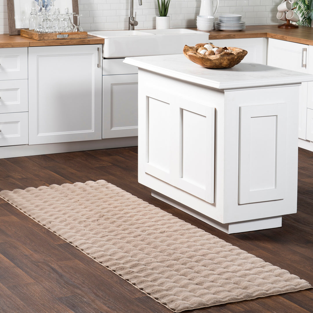 Jeni Solid Plush Machine Washable Area Rug