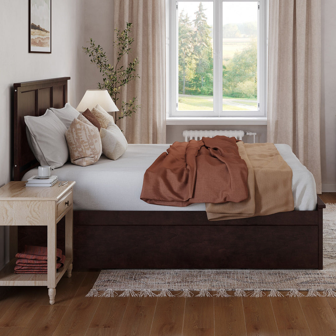 Madison Platform Bed with Matching Footboard & Trundle