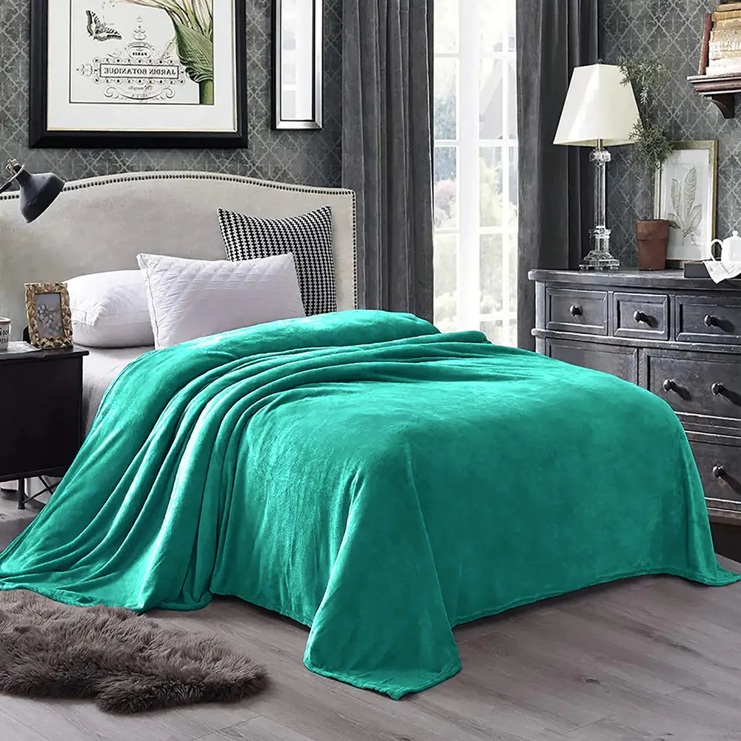 Cozy Microfiber Extra Soft Solid Color Throw Bed Blanket