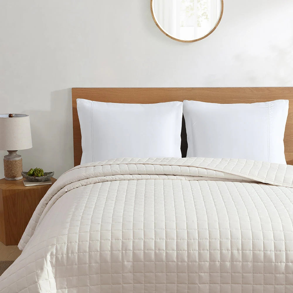 Lux Ultra-Soft Lightweight California Square Quilt