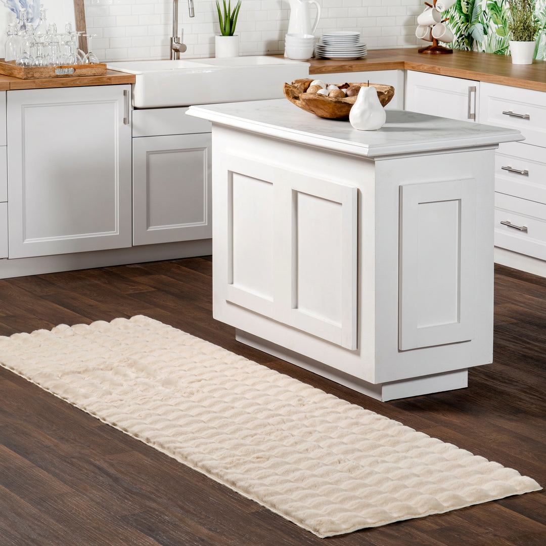 Jeni Solid Plush Machine Washable Area Rug