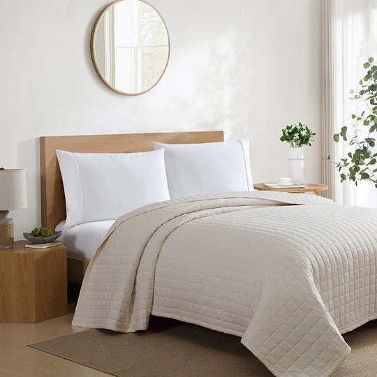 Lux Ultra-Soft Lightweight California Square Quilt