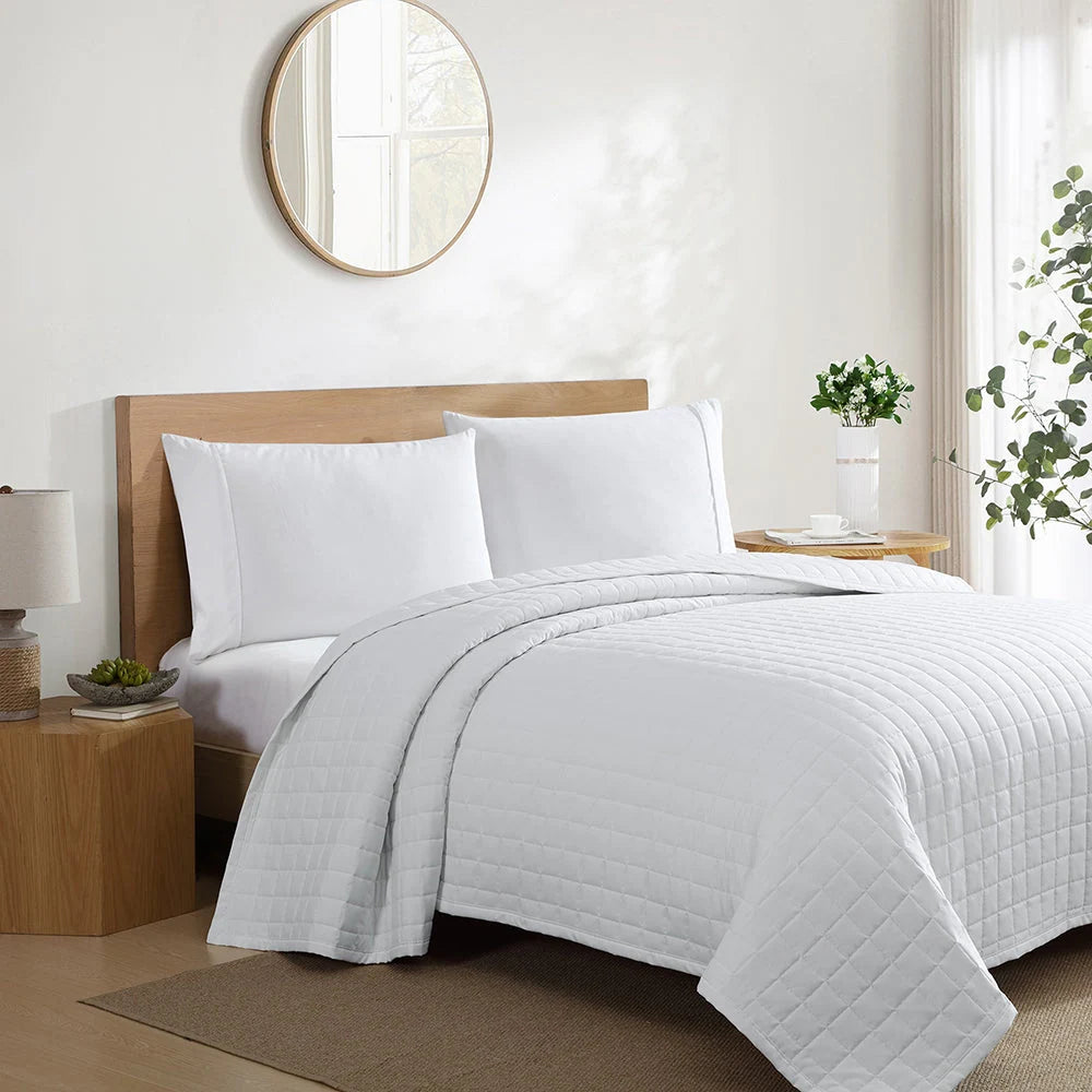 Lux Ultra-Soft Lightweight California Square Quilt