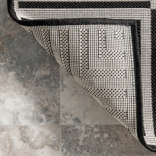 Leah Classic Bordered Indoor/Outdoor Area Rug