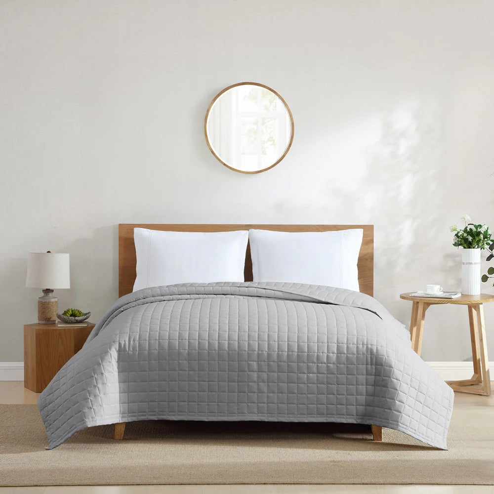 Lux Ultra-Soft Lightweight California Square Quilt