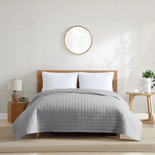 Lux Ultra-Soft Lightweight California Square Quilt