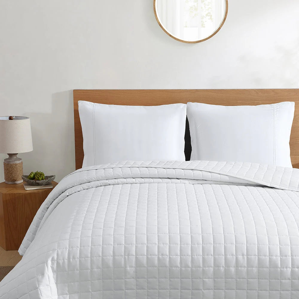 Lux Ultra-Soft Lightweight California Square Quilt