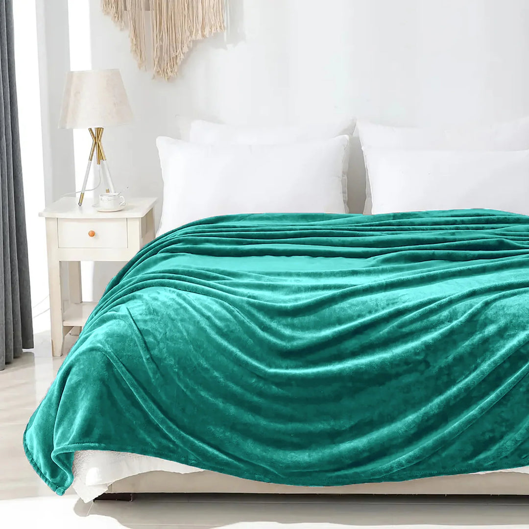 Cozy Microfiber Extra Soft Solid Color Throw Bed Blanket