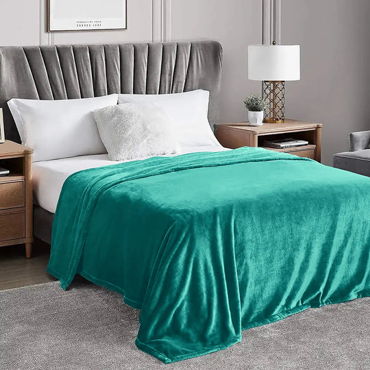 Cozy Microfiber Extra Soft Solid Color Throw Bed Blanket