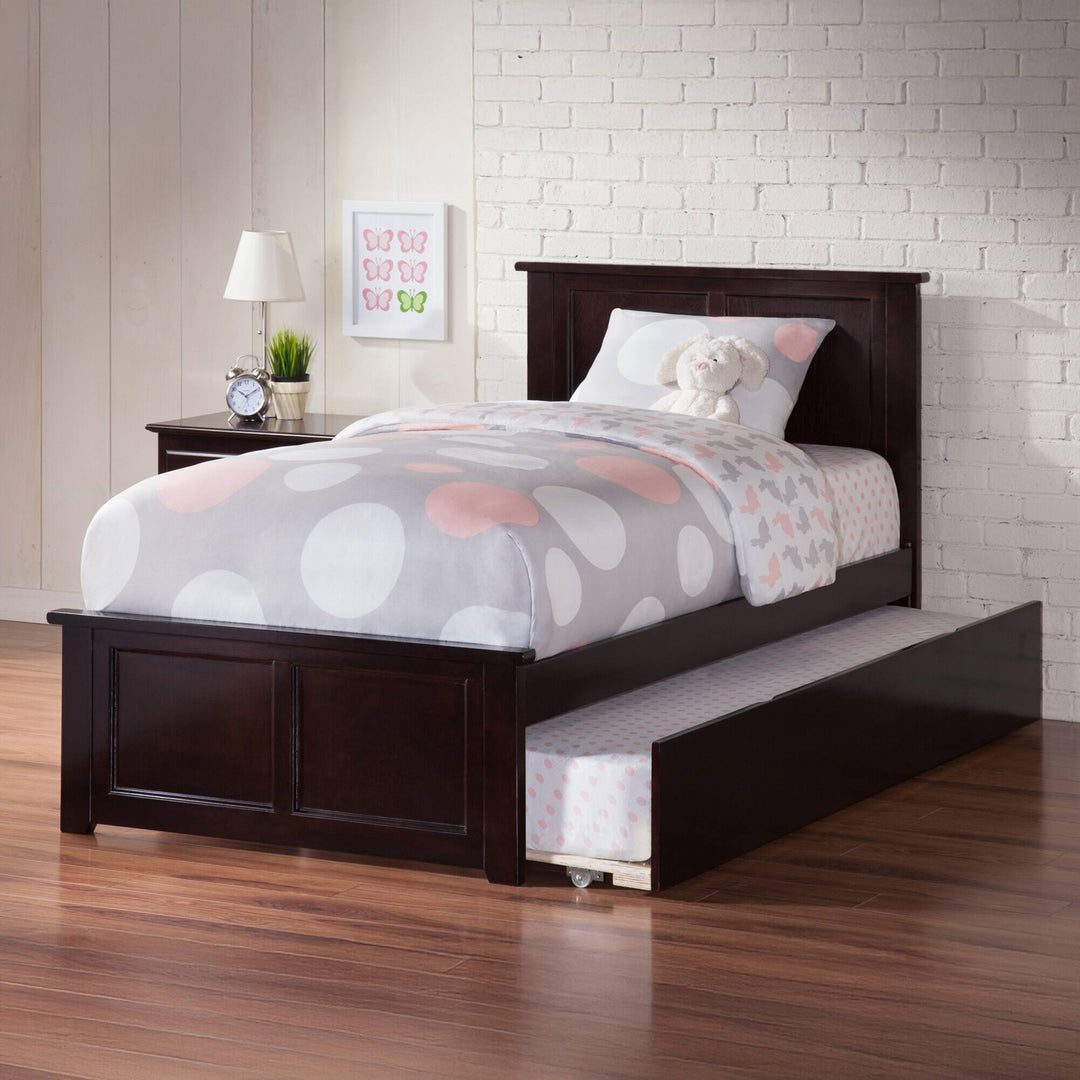 Madison Platform Bed with Matching Footboard & Trundle
