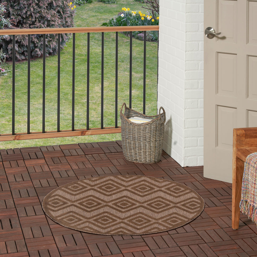 Versatile Indoor/Outdoor Geometric Flatweave Area Rug