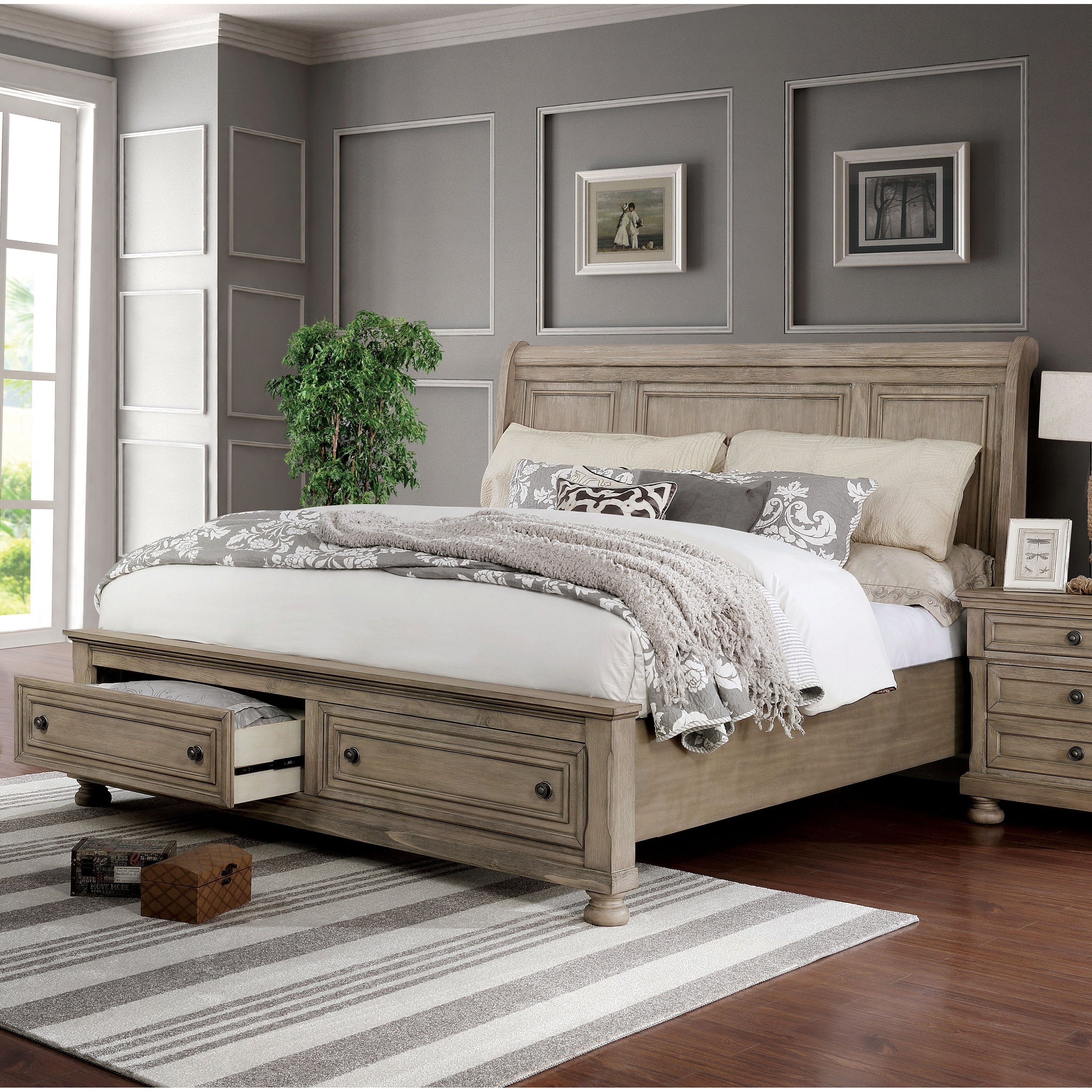 Nahkohe Rustic Grey Wood 2-Drawer Sleigh Bed