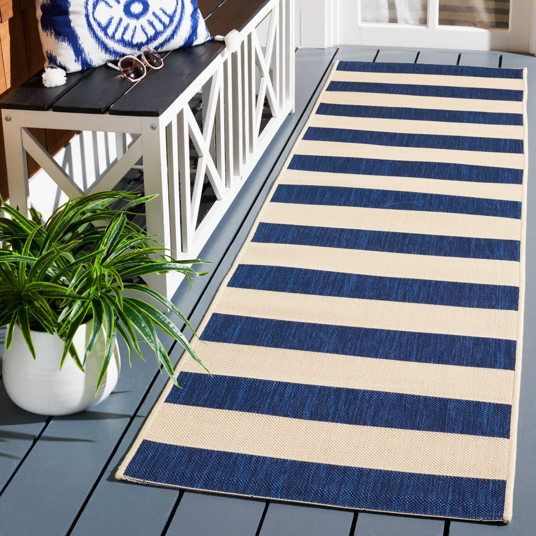 Courtyard Apolonija Indoor/ Outdoor Waterproof Backyard Patio Rug