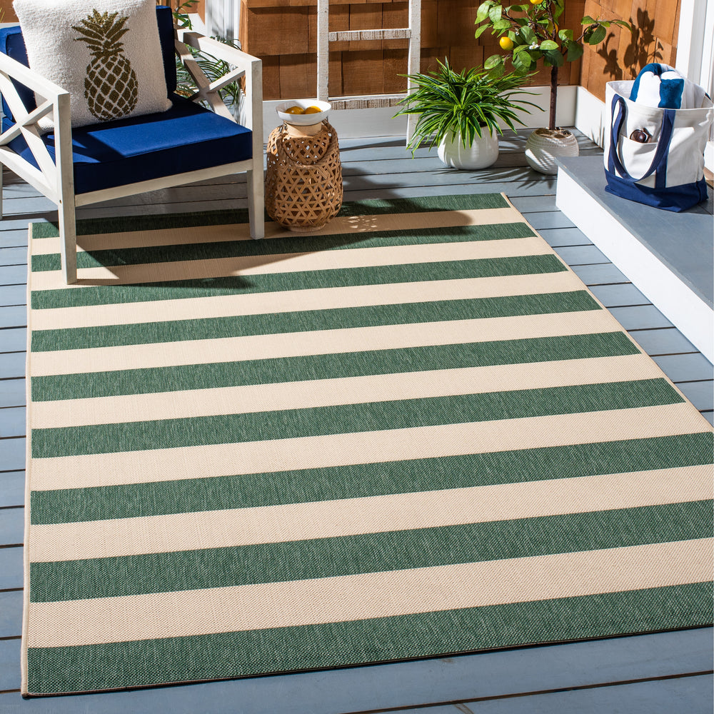 Courtyard Apolonija Indoor/ Outdoor Waterproof Backyard Patio Rug