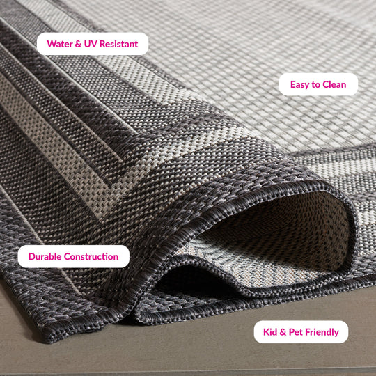 Courtyard Vickie Indoor/ Outdoor Waterproof Patio Backyard Rug