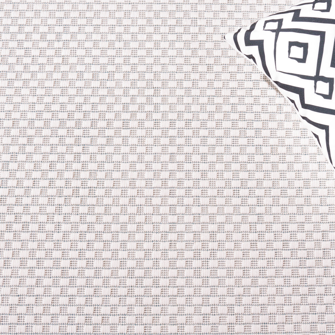 Courtyard Vickie Indoor/ Outdoor Waterproof Patio Backyard Rug