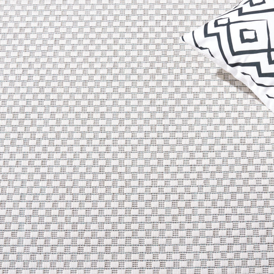 Courtyard Vickie Indoor/ Outdoor Waterproof Patio Backyard Rug