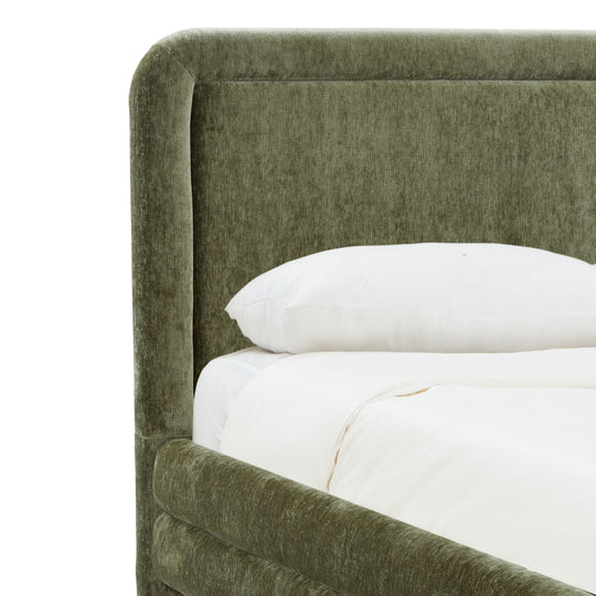 Couture Jollie Chenille Bed