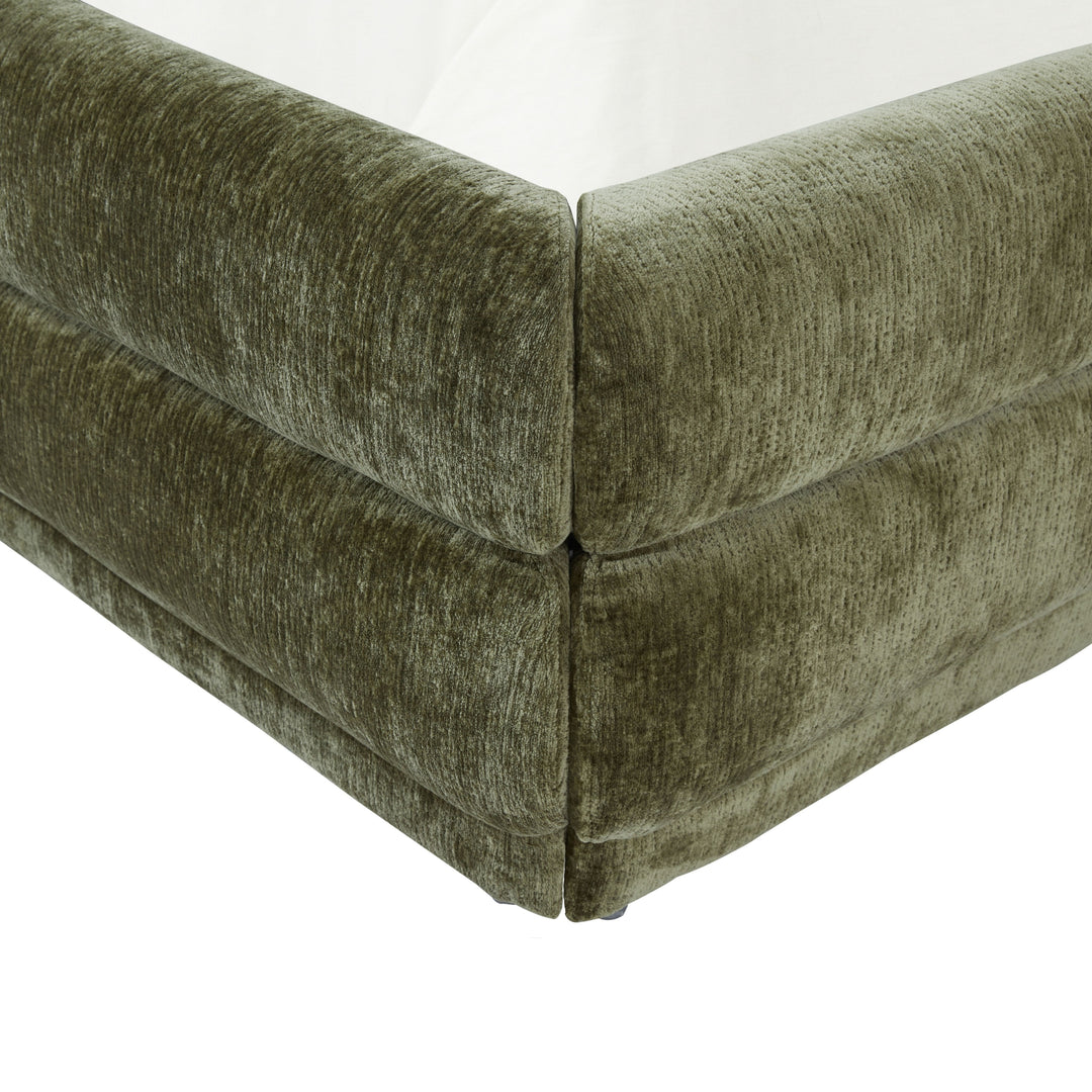 Couture Jollie Chenille Bed
