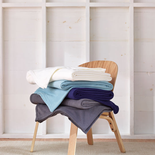 Microfleece Blanket Soft, Lightweight, Plush All-Season Throw