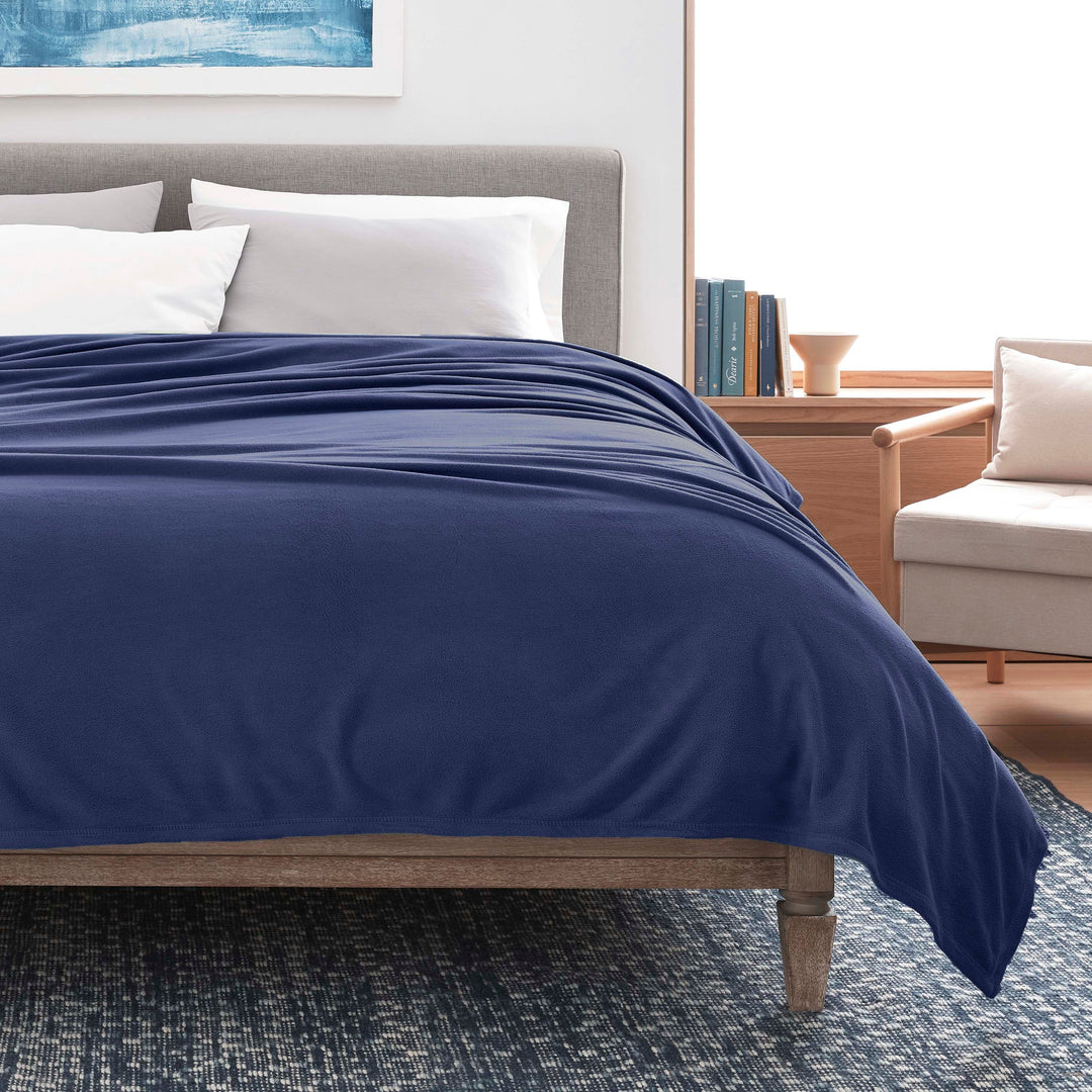 Microfleece Blanket Soft, Lightweight, Plush All-Season Throw