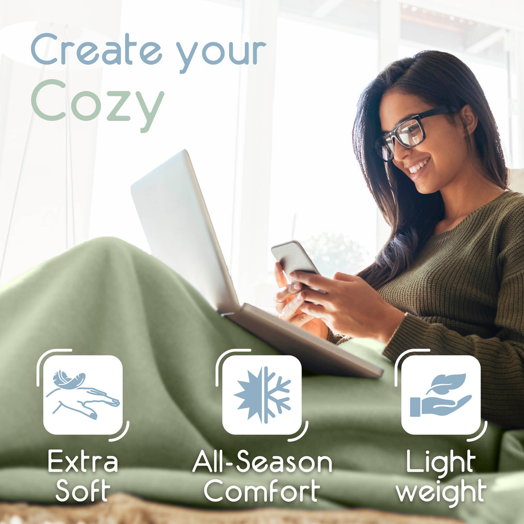 Microfleece Blanket Soft, Lightweight, Plush All-Season Throw