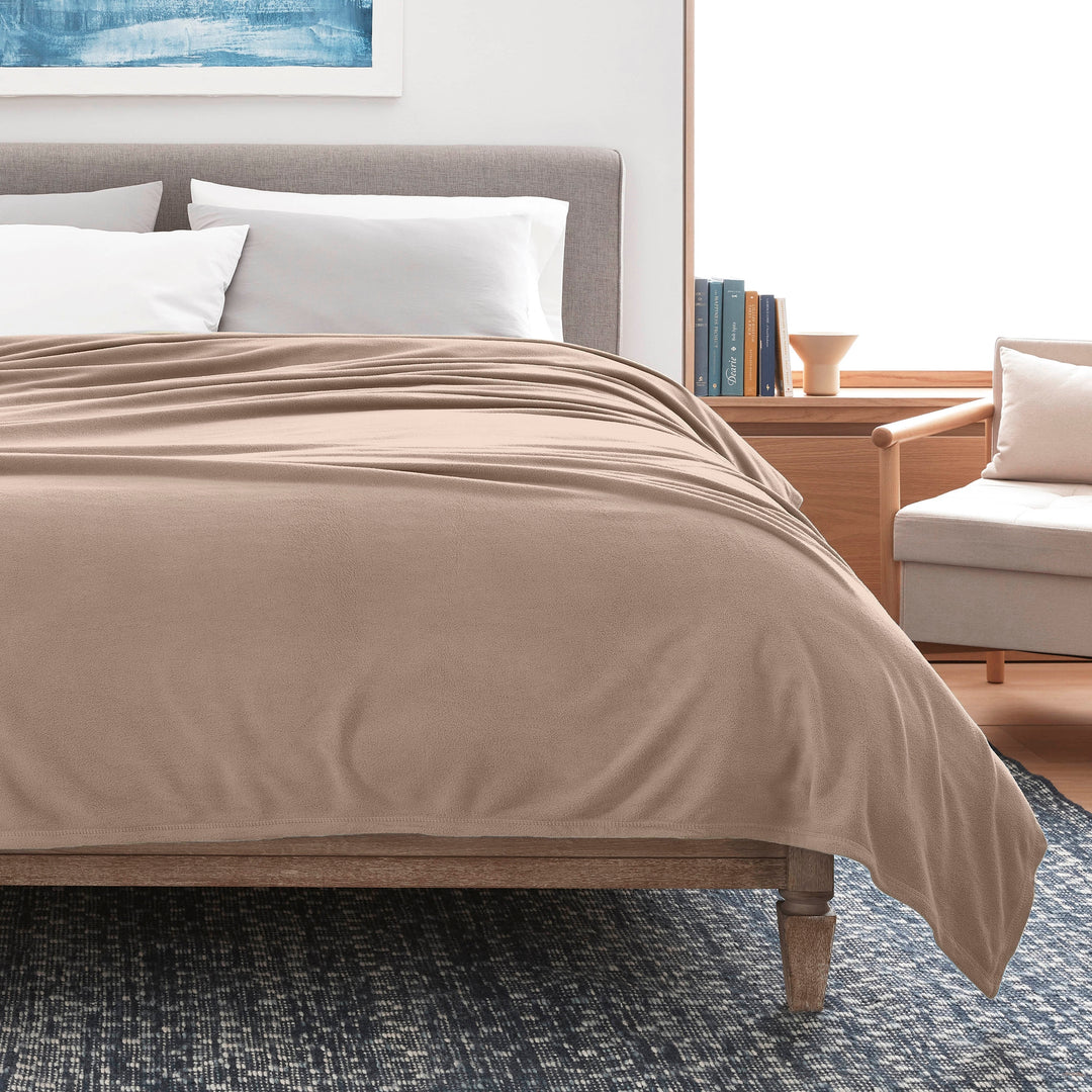 Microfleece Blanket Soft, Lightweight, Plush All-Season Throw