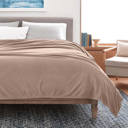 Microfleece Blanket Soft, Lightweight, Plush All-Season Throw