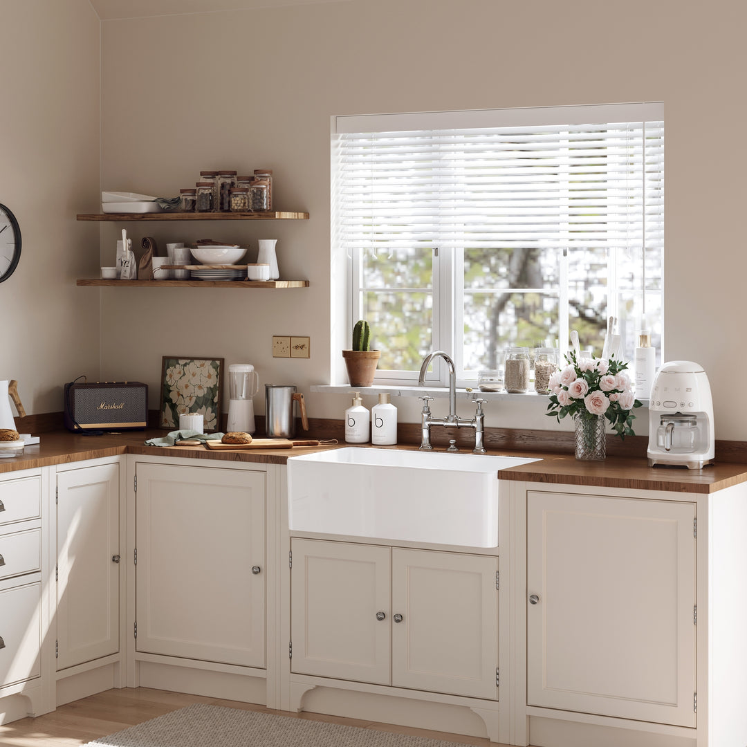 White Fireclay 33 In. L X 18 In. W Rectangular Single Bowl Farmhouse Apron Kitchen Sink with Grid and Strainer