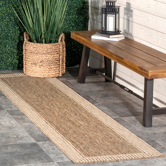 Leah Classic Bordered Indoor/Outdoor Area Rug