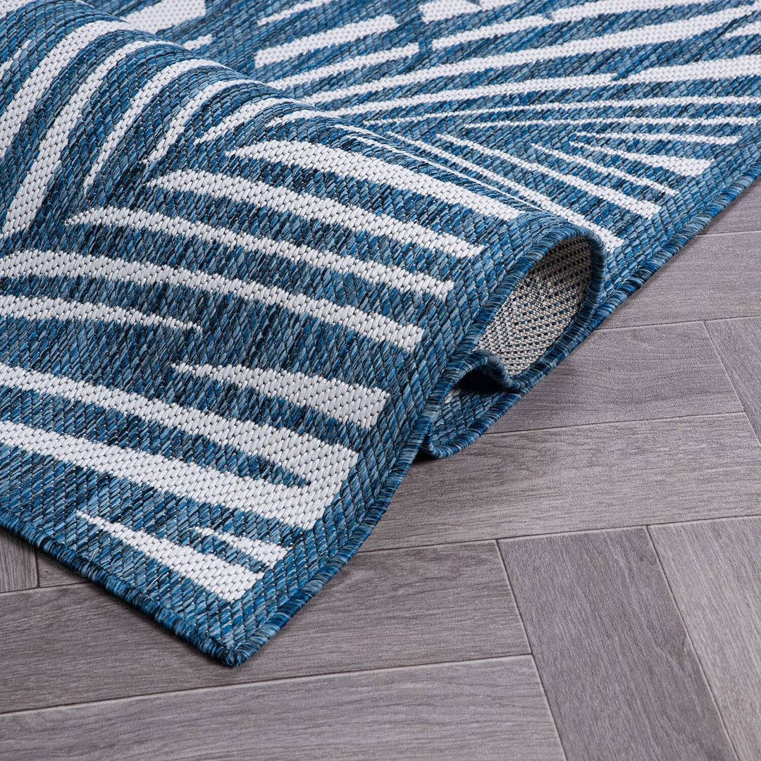 Contemporary Palm Leaf Textured Flat Weave Indoor/Outdoor Area Rug